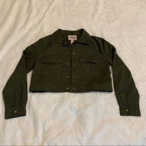 🌸 3/$15 Forever 21 Army Green Cropped Button Up Jacket Size Large